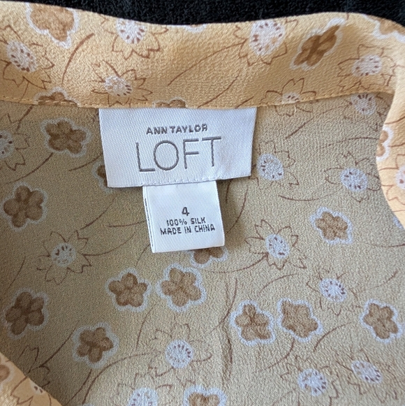 Ann Taylor LOFT 100% Silk Wrap Tie Shirt Floral Yellow Blouse Cottagecore Sz 4 - Picture 7 of 12